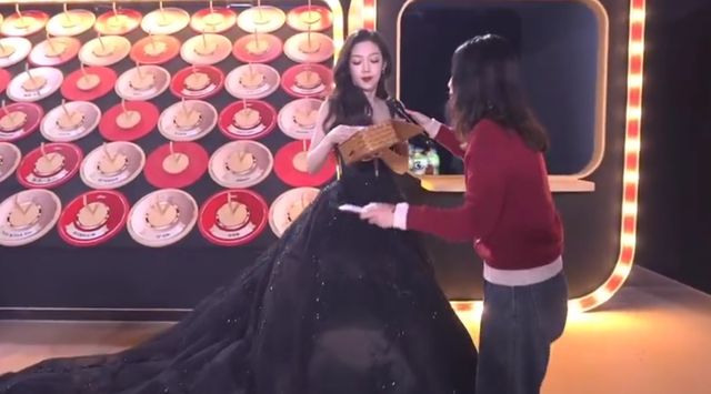 博之夜送礼又添名场面真心礼物太难得m6米乐送自己眼罩被208嫌弃微